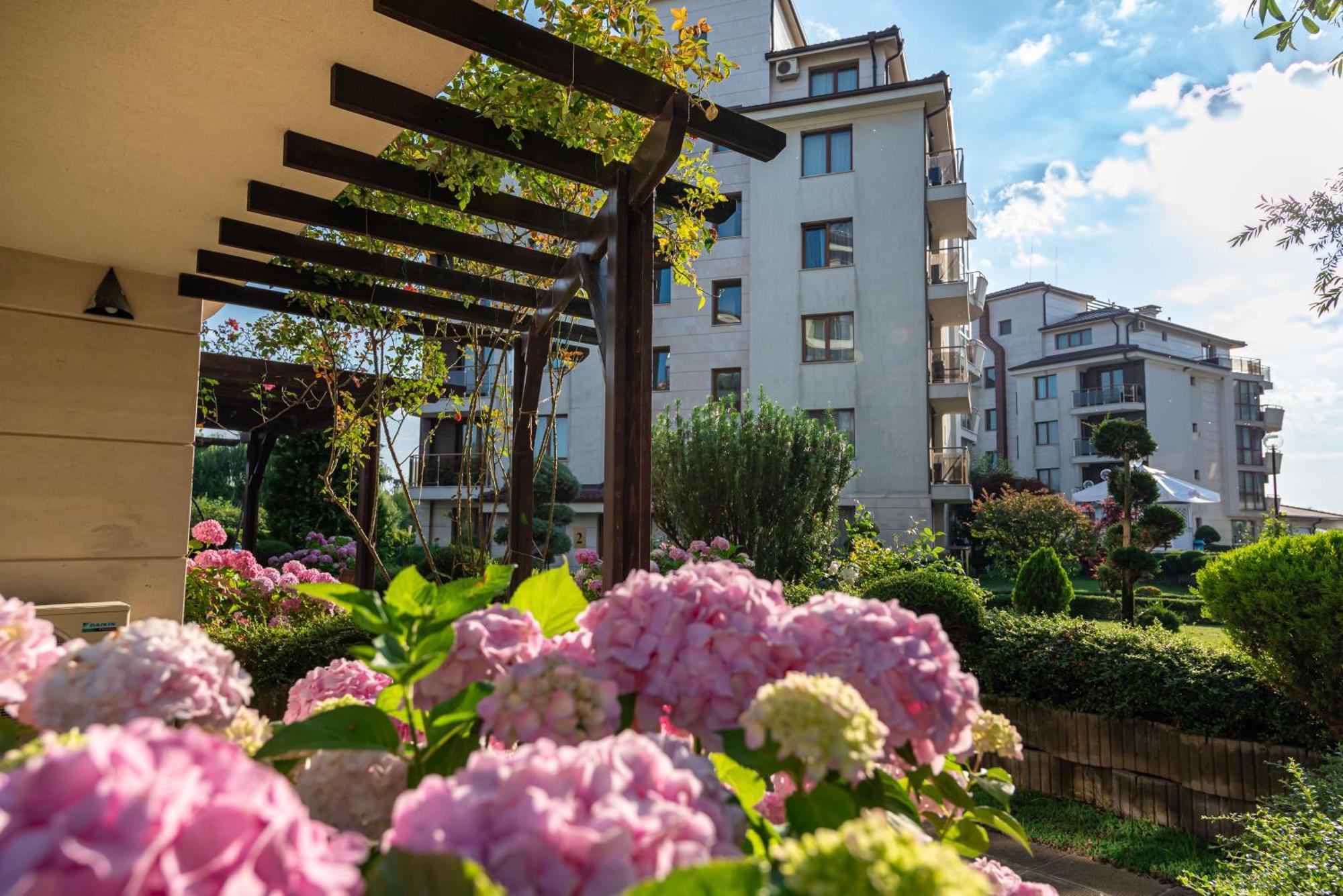 Long Beach Resort Shkorpilovtsi Exterior foto